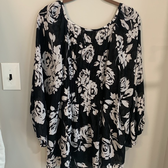 Charter Club Black/White Floral Print Sheer Blouse w/ Tie Neck & Pintucks 2X - Picture 3 of 4